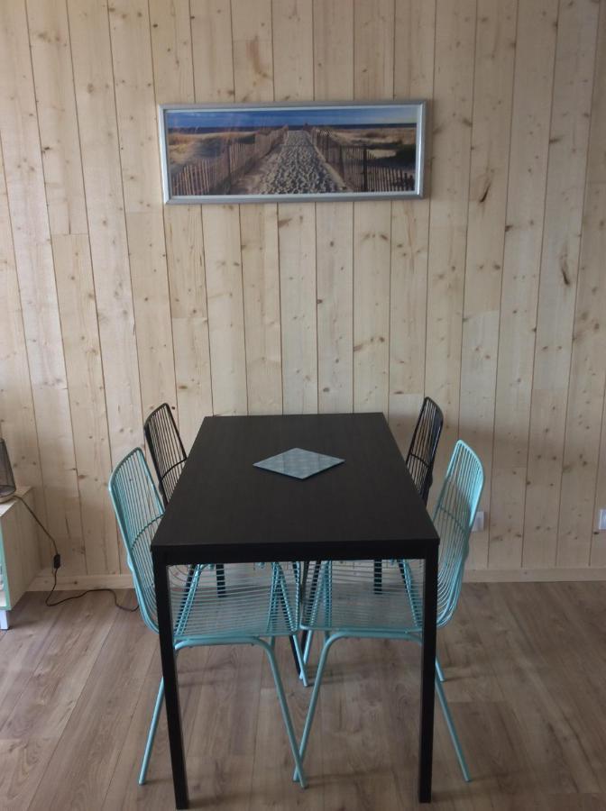 Les Obiones, Vue Laterale Mer, Fort Mahon Plage, Magnifique Studio Cabine 4P, Avec Balcon , Parking Prive Gratuit, Wifi, Classe 2 Etoiles, Exposition Plein Sud En Baie De Somme Luaran gambar