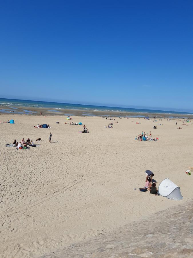 Les Obiones, Vue Laterale Mer, Fort Mahon Plage, Magnifique Studio Cabine 4P, Avec Balcon , Parking Prive Gratuit, Wifi, Classe 2 Etoiles, Exposition Plein Sud En Baie De Somme Luaran gambar