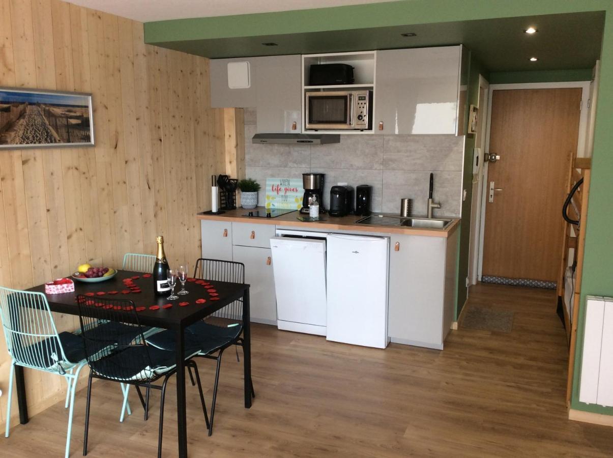 Les Obiones, Vue Laterale Mer, Fort Mahon Plage, Magnifique Studio Cabine 4P, Avec Balcon , Parking Prive Gratuit, Wifi, Classe 2 Etoiles, Exposition Plein Sud En Baie De Somme Luaran gambar