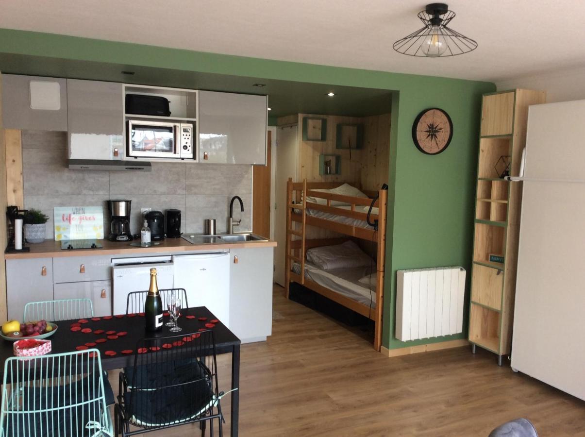 Les Obiones, Vue Laterale Mer, Fort Mahon Plage, Magnifique Studio Cabine 4P, Avec Balcon , Parking Prive Gratuit, Wifi, Classe 2 Etoiles, Exposition Plein Sud En Baie De Somme Luaran gambar