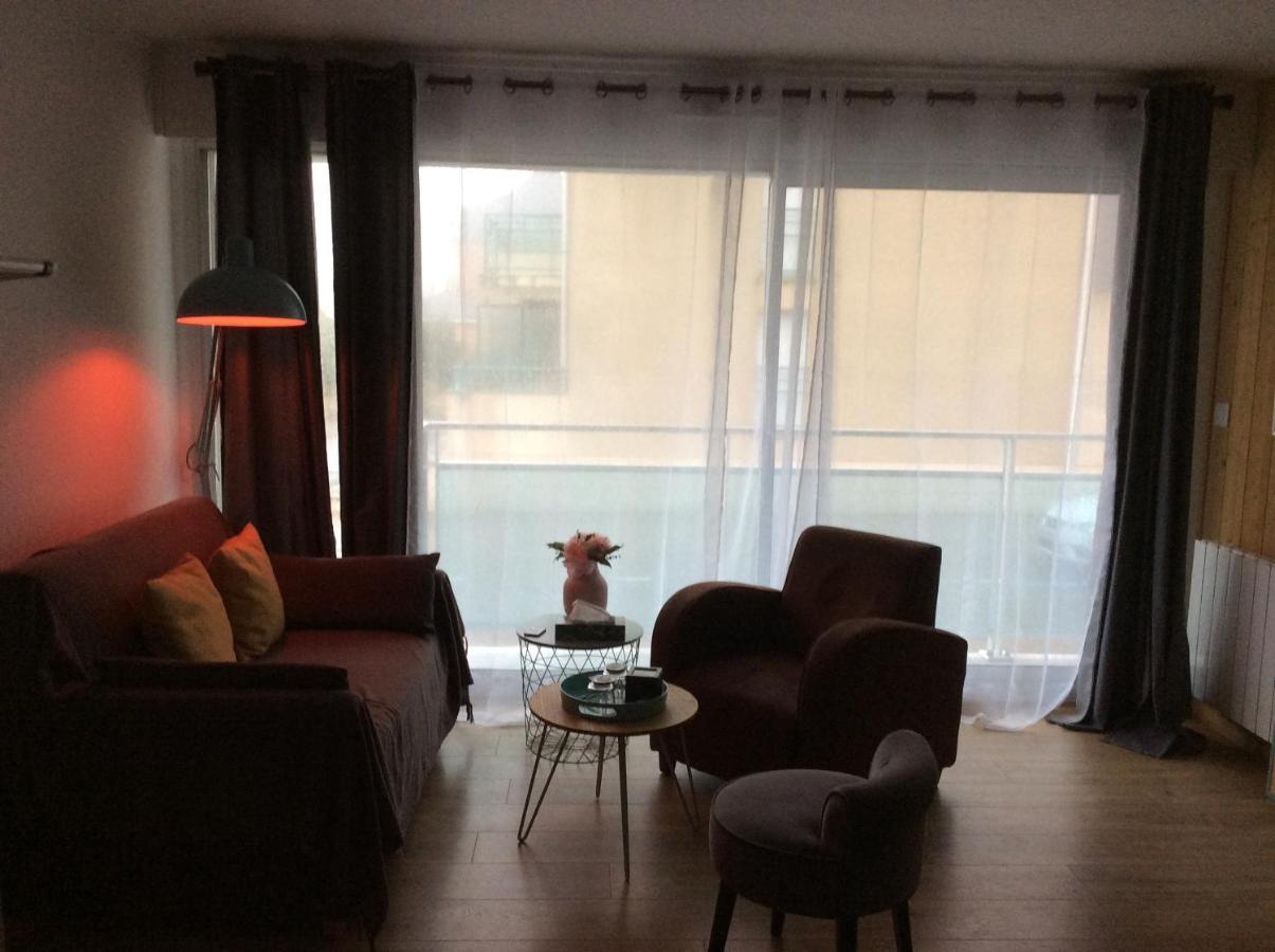 Les Obiones, Vue Laterale Mer, Fort Mahon Plage, Magnifique Studio Cabine 4P, Avec Balcon , Parking Prive Gratuit, Wifi, Classe 2 Etoiles, Exposition Plein Sud En Baie De Somme Luaran gambar